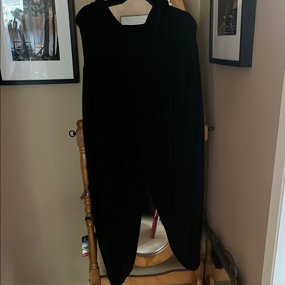 HALARA Black Relaxed Knit Jumpsuit